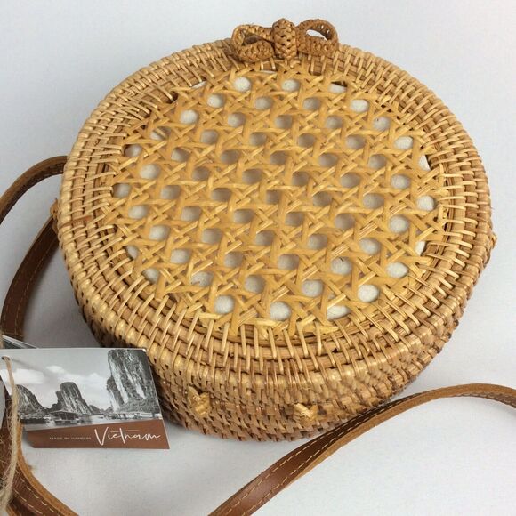 Handmade Rattan Round Crossbody Bag Canning Front Leather Strap Hasp Bow Closure - Picture 11 of 12